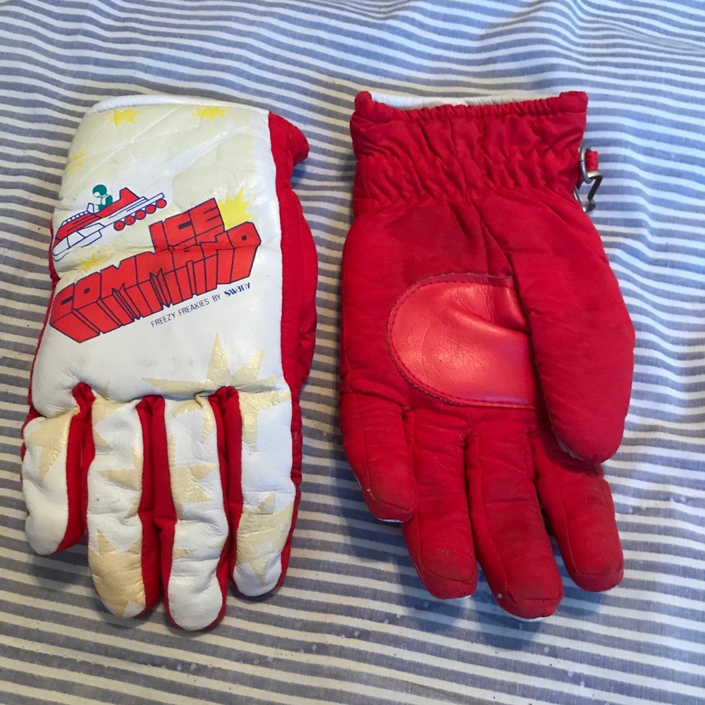 3/$20✨Vintage Children’s Gloves
